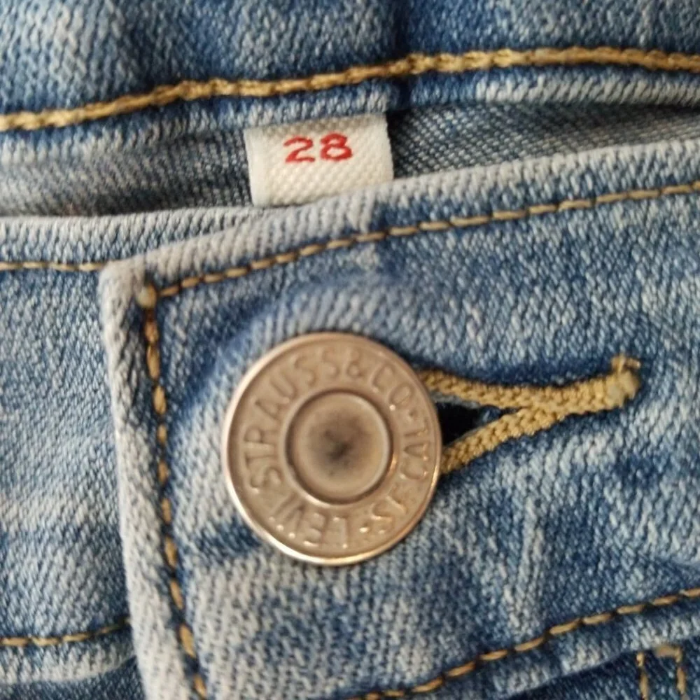 Levis levi jean